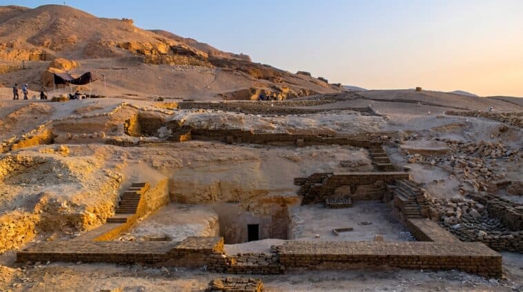 Archaeologists discovered a mummified dog buried directly above the remains of a man and woman inside an ancient Egyptian tomb | ©Image Credit: Proyecto dos cero nueve / José Miguel Barrios Mufrege