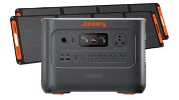 Jackery HomePower 3000 with Solar Panels ©Image Credit: Jackery