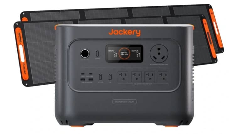 Jackery HomePower 3000 with Solar Panels ©Image Credit: Jackery