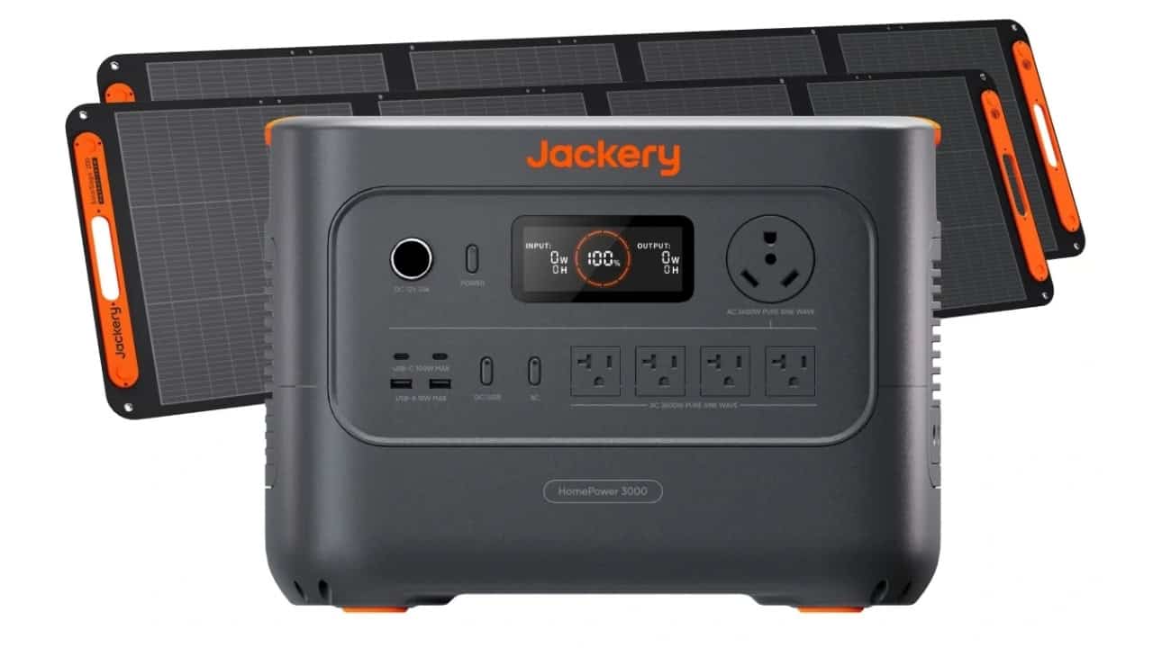 Jackery HomePower 3000 with Solar Panels ©Image Credit: Jackery