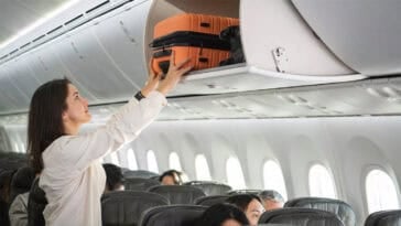 A new Jetstar policy puts a price on overhead bin space as low-cost travel faces another wave of added charges. | ©Image Credit: Jetstar Airways