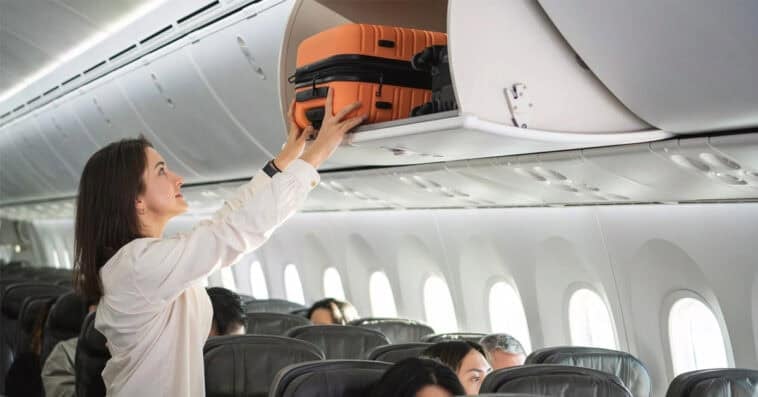 Budget airline travelers are furious over new overhead bin fees 1 A new Jetstar policy puts a price on overhead bin space as low-cost travel faces another wave of added charges. | ©Image Credit: Jetstar Airways