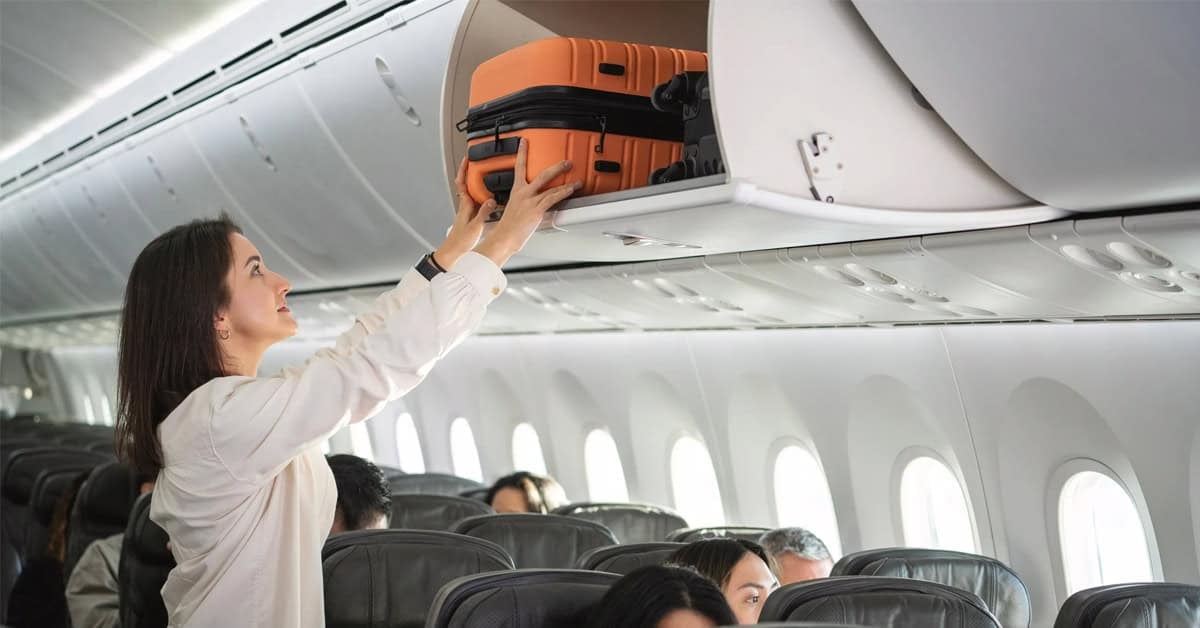 A new Jetstar policy puts a price on overhead bin space as low-cost travel faces another wave of added charges. | ©Image Credit: Jetstar Airways