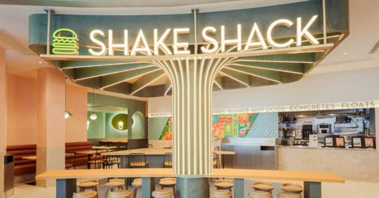 Shake Shack responds after a viral video appeared to show a 50-cent price increase on each item when a customer declined to leave a tip. | ©Image Credit: Shake Shack