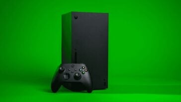 The Xbox Series X console and controller that will power Microsoft’s new disc-to-digital feature | ©Image Credit: Unsplash / Billy Freeman
