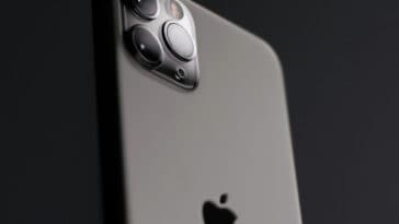 Apple has warned targeted iPhone users in 110 countries about potential mercenary spyware attacks | ©Image Credit: Unsplash / Filip Baotić