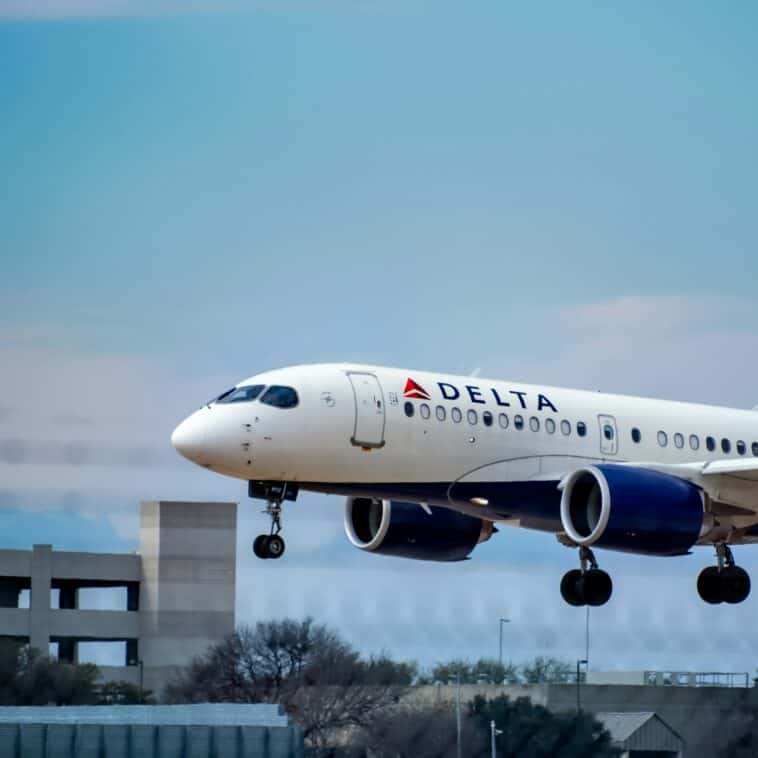 Delta confirmed aircraft operating systems were never at risk, but the federal investigation into signal jamming remains ongoing. ©Image Credit: Unsplash / Trac Vu