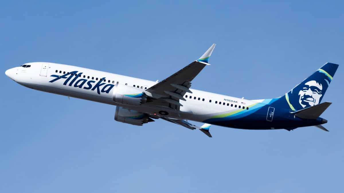 An Alaska Airlines 737 MAX 9 in flight. The model was at the center of the regulatory failures that led to the FAA's penalty against Boeing | ©Image Credit: Wikimedia Commons / KirkXWB