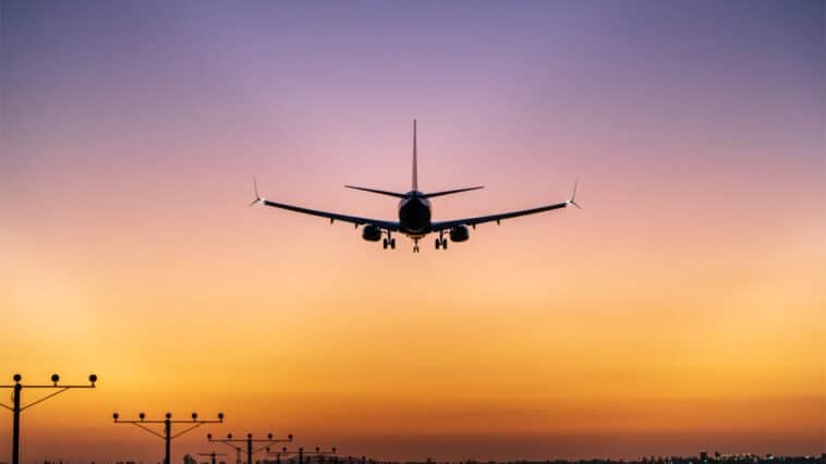 FAA’s new SMART technology analyzes weather, airspace and airport capacity to predict potential flight disruptions before they spread. | ©Image Credit: Miled Moussa / Pexels