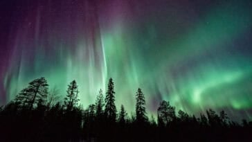 A stunning aurora could paint the night sky across parts of the U.S. Find out where the Northern Lights may be visible tonight and tomorrow. | ©Image Credit: Vincent Guth / Unsplash