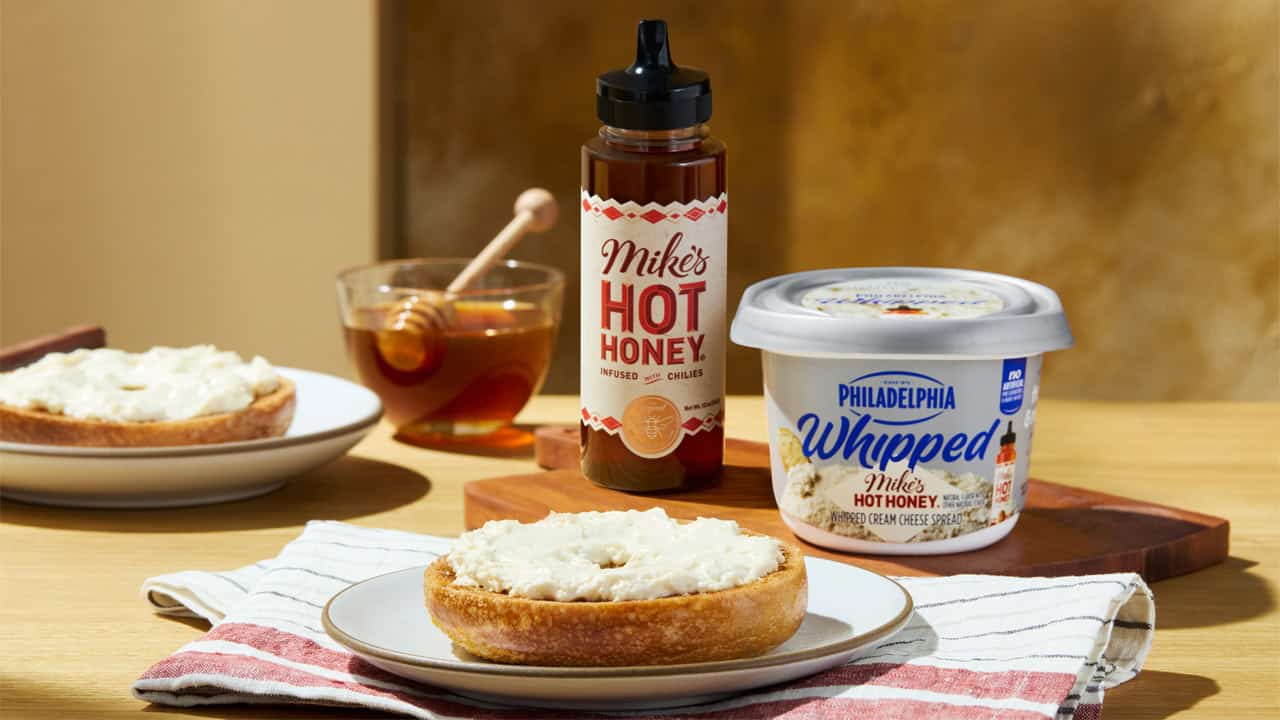 Philadelphia and Mike’s Hot Honey team up for a sweet-and-spicy whipped cream cheese made with real milk, cream, honey, and chili peppers. | ©Image Credit: Kraft Heinz Company
