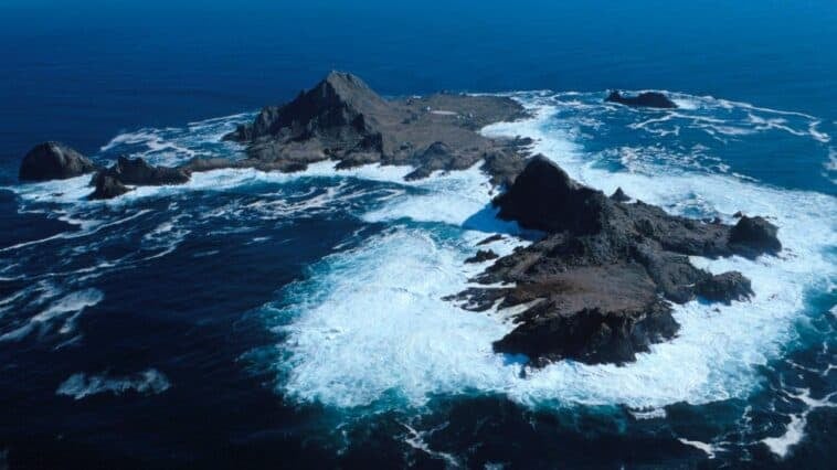 An aerial view of Southeast Farallon Island, where tens of thousands of waste barrels were dumped in the surrounding waters | ©Image Credit: Wikimedia Commons/ Jan Roletto / NOAA (Public Domain)