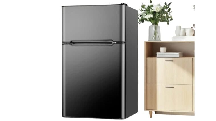 Top-rated mini fridge drops from $370 to $180 at Wayfair 1 Simzlife 3.2-Cubic-Foot Mini Fridge ©Image Credit: Simzlife