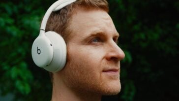 The Beats 360 features a slimmer headband and a redesigned, modern silhouette. ©Image Credit: GEEKSPIN