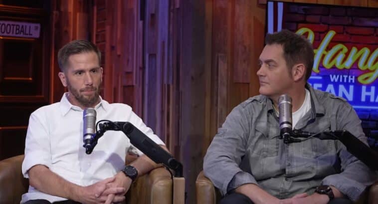 Dylan Borland (left) and UFO investigator Ben Hansen (right) discuss recovered non-human craft on the Hang Out with Sean Hannity podcast | © Image Credit: Sean Hannity / YouTube