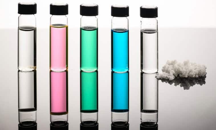 Scientists develop solar tech that turns seawater to clean water 1 Vials of seawater, industrial wastewater, and desalinated water—along with extracted salts—demonstrate how a new University of Rochester process yields both fresh drinking water and reusable minerals. ©Image Credit: University of Rochester / J. Adam Fenster
