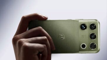 Motorola’s new motorola signature 27 uses liquid metal as part of a cooling system designed to keep the phone running smoothly under heavy workloads | ©Image Credit: Motorola