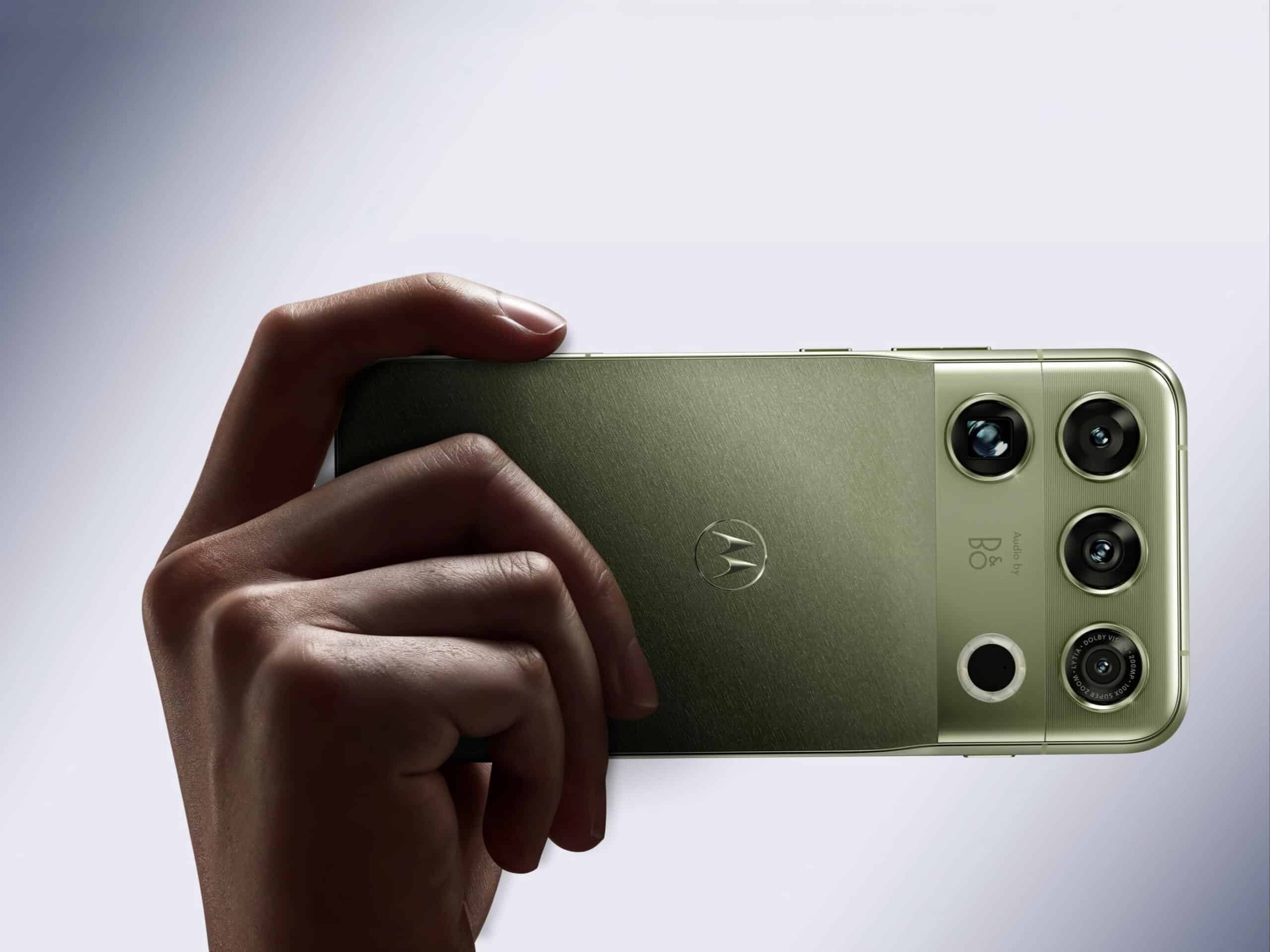 Motorola’s new motorola signature 27 uses liquid metal as part of a cooling system designed to keep the phone running smoothly under heavy workloads | ©Image Credit: Motorola