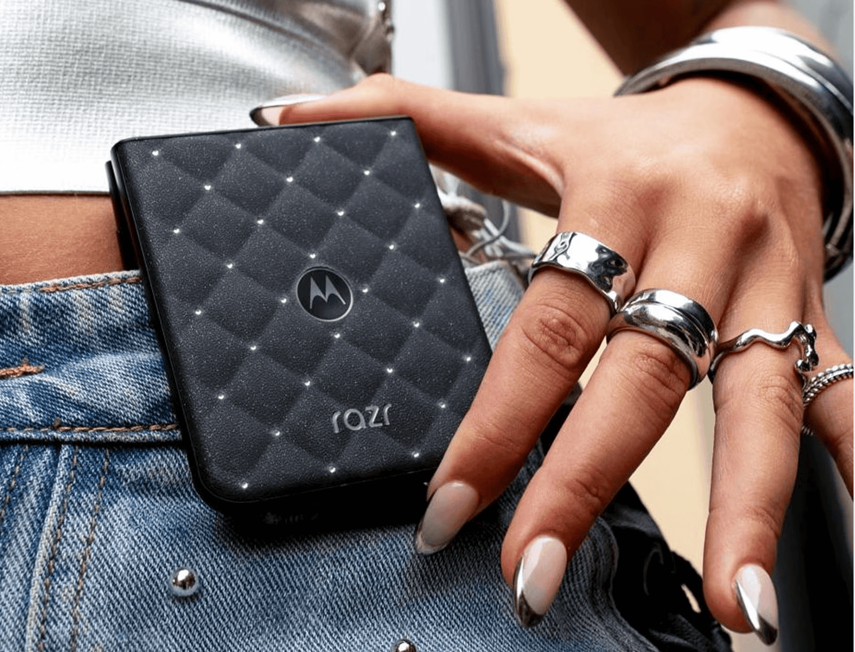 The quilted leatherette and Swarovski crystals make the razr an outfit centerpiece, not just a phone.