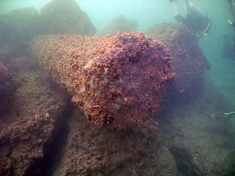 Submerged relics in Alexandria's eastern harbor, where underwater archaeologists continue to map the remains of Egypt's royal Ptolemaic era | ©Image Credit: Roland Unger / Wikimedia Commons (CC BY-SA 3.0)