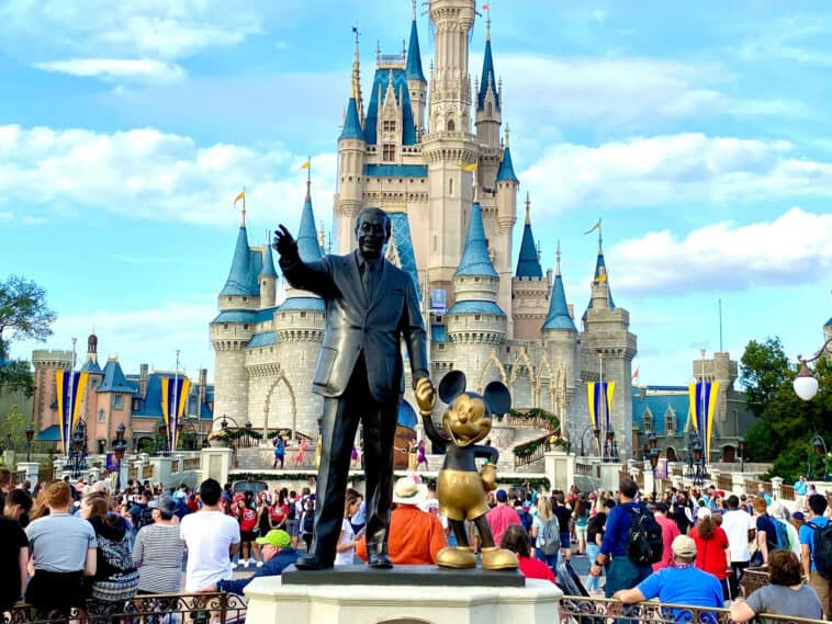 Disney World is testing a new queue rule at Guardians of the Galaxy: Cosmic Rewind that requires groups to stay together | ©Image Credit: Unsplash / Guillermo GR