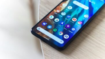 Budget Android phones may come with hidden malicious software that users never knowingly downloaded | ©Image Credit: Unsplash / Adrien
