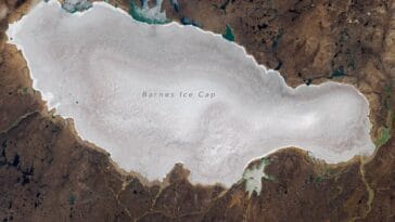 A satellite view of the Barnes Ice Cap on Baffin Island in Nunavut, Canada | ©Image Credit: NASA Earth Observatory / Landsat 9