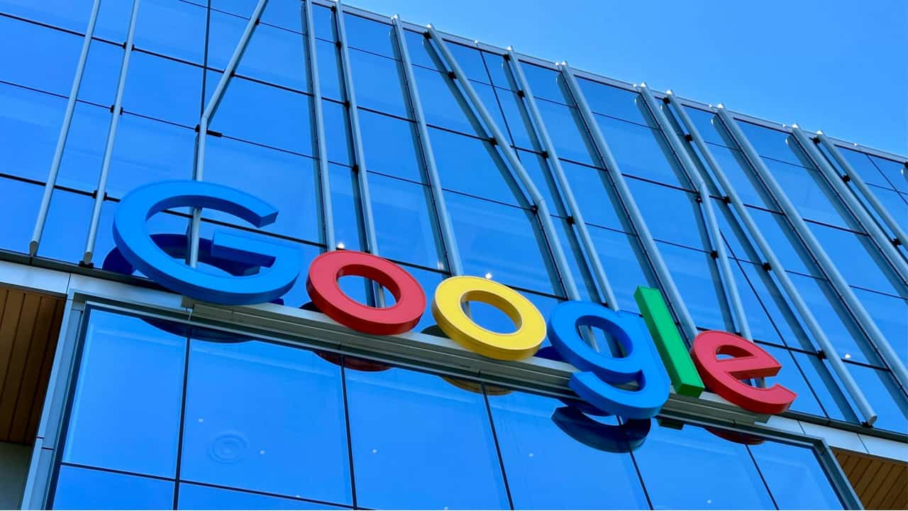 Google launches Project Suncatcher to test AI data centers in orbit. | ©Image Credit: Adarsh Chauhan / Unsplash