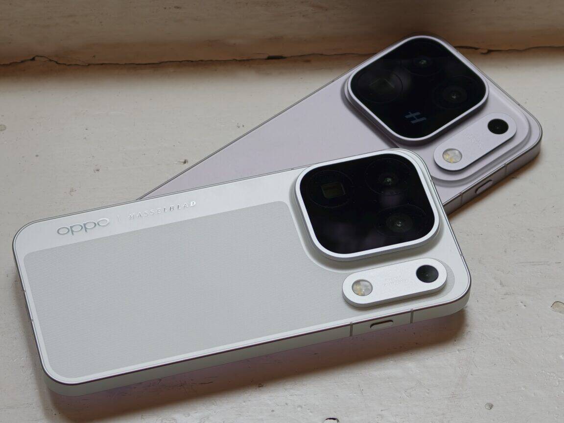 OPPO Find X10 series review: A photo powerhouse 1 The Oppo Find X10 Pro Max and X10 ©Image Credit: GEEKSPIN