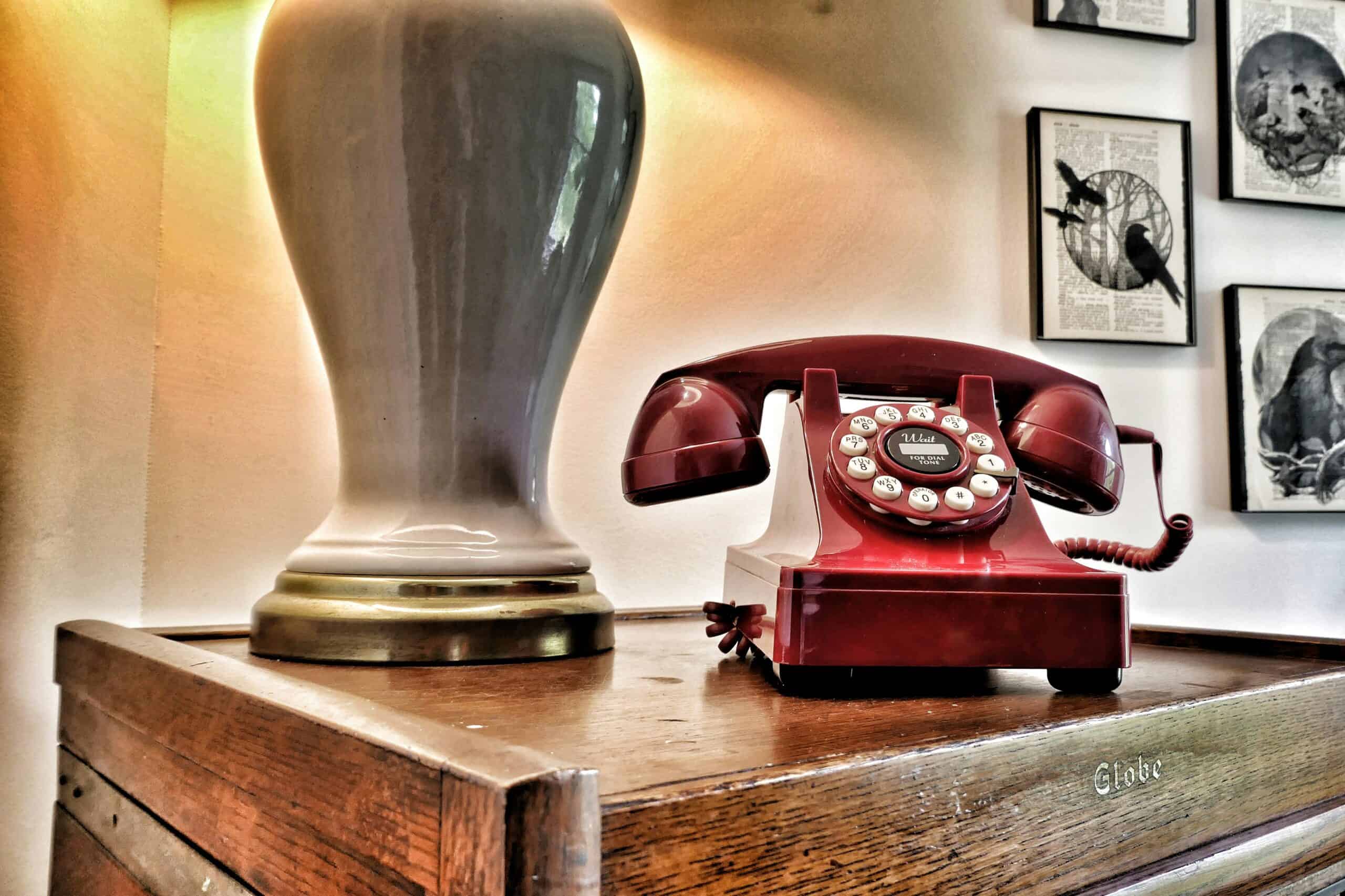 AT&T accelerates the shift away from legacy copper landlines in favor of fiber and modern wireless networks. ©Image Credit: Unsplash / Patti Black