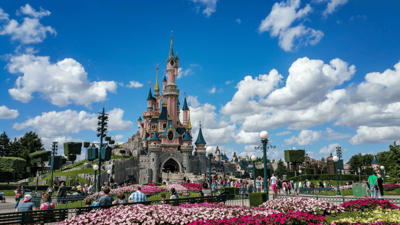 Disneyland Paris turned away guests without advance reservations recently because both its parks were completely full | ©Image Credit: Toni Pomar / Unsplash