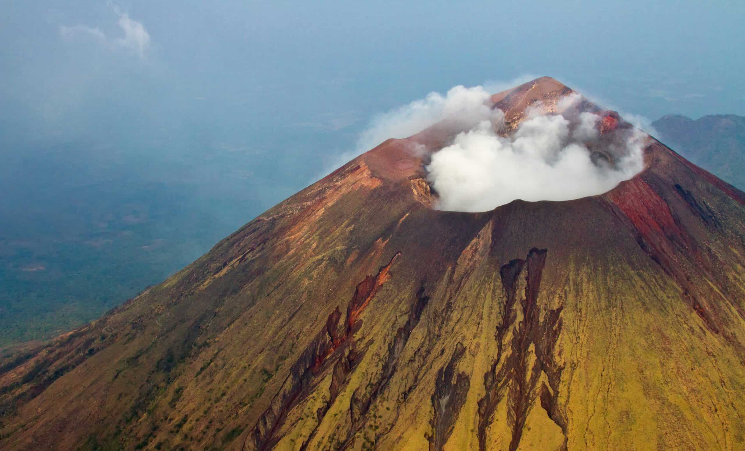 Located just 12 miles from 2 million people, Nicaragua's "Mouth of Hell" volcano is refilling with magma—though experts see no immediate threat. ©Image Credit: Unsplash / Roberto Zuniga